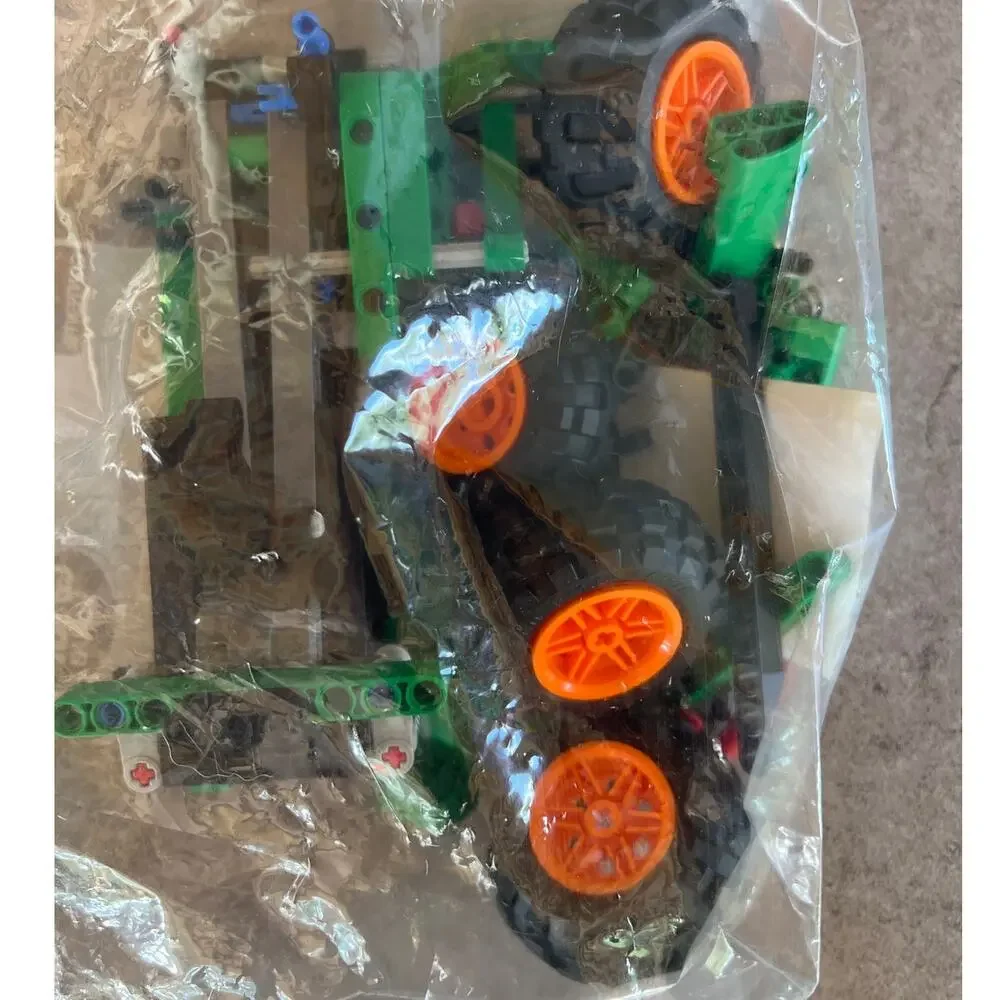 LEGO TECHNIC Monster Jam Dragon 42149 monster truck partial complete w manual